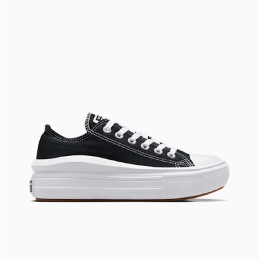 ALMOST NEW black lowtop platform converse.